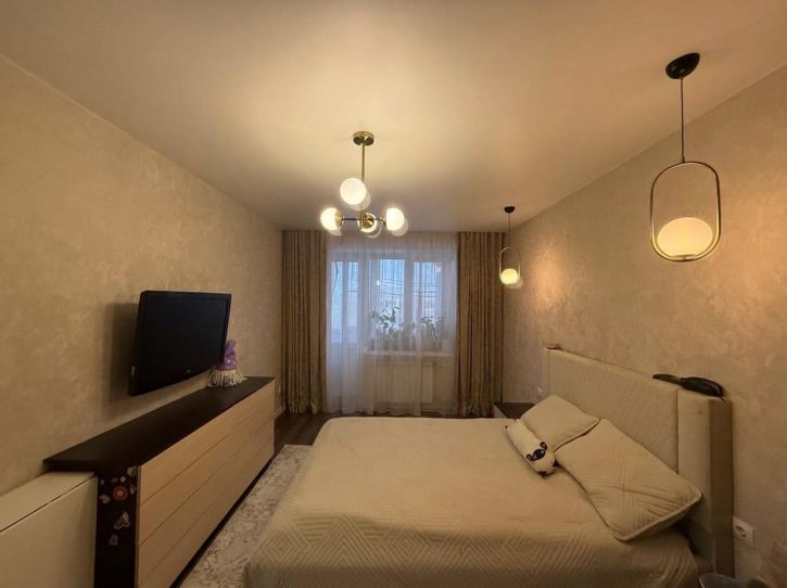 3-комн квартира Кирова ул, 25
