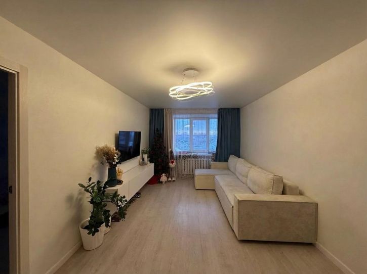 3-комн квартира Кирова ул, 25