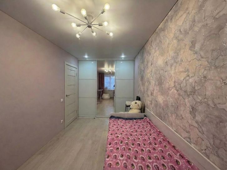 3-комн квартира Кирова ул, 25