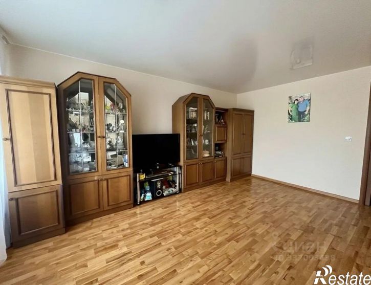 3-комн квартира ул Чугунова, 18,  д. 18